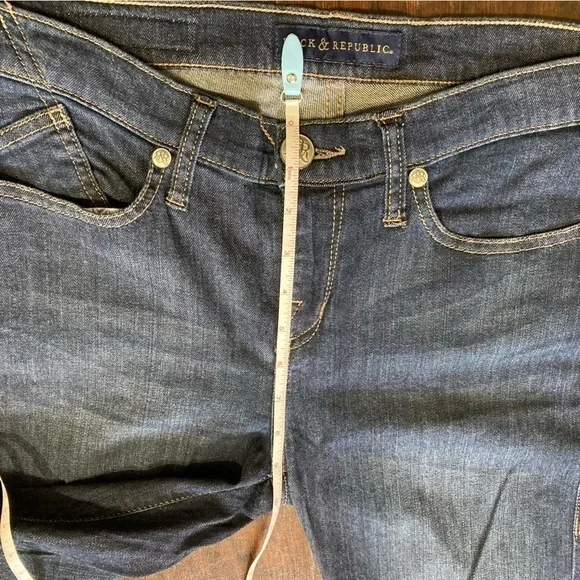 8 ROCK & REPUBLIC Berlin stretchy jeans. High rise dark wash tapered studded EUC - Picture 5 of 16